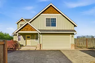2528 N Crater Ln, Newberg, OR 97132 - Photo 2