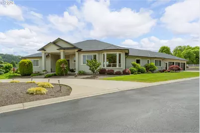 242 Bonifacio Ln, Roseburg, OR 97471 - Photo 2