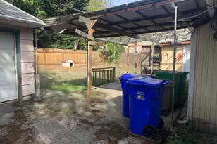 9241 NE Schuyler St, Portland, OR 97220 - Photo 22