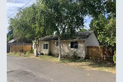9241 NE Schuyler St, Portland, OR 97220 - Photo 2