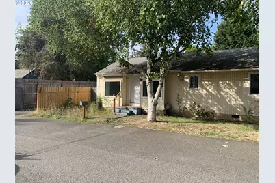 9241 NE Schuyler St, Portland, OR 97220 - Photo 36