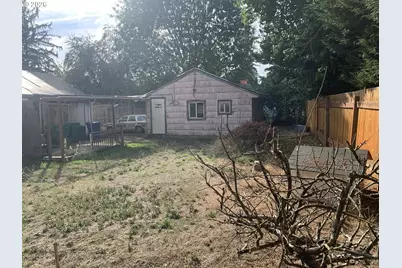 9241 NE Schuyler St, Portland, OR 97220 - Photo 28