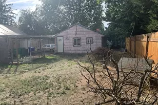 9241 NE Schuyler St, Portland, OR 97220 - Photo 28