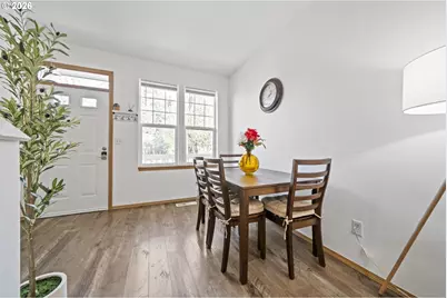 121 SE 8th Ave, Hillsboro, OR 97123 - Photo 6