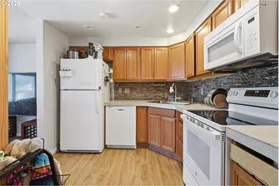 18052 SW Monte Verdi Blvd, Beaverton, OR 97007 - Photo 16