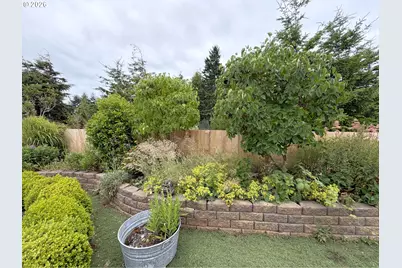 63408 Nathan Dr, Coos Bay, OR 97420 - Photo 32