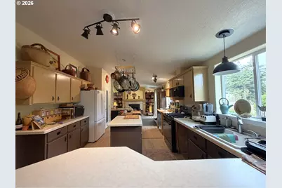 63408 Nathan Dr, Coos Bay, OR 97420 - Photo 10