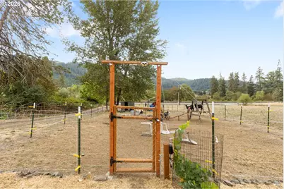 22210 Tiller Trail Hwy, Days Creek, OR 97429 - Photo 30
