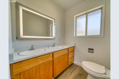 73521 Cedar Dr, Rainier, OR 97048 - Photo 14