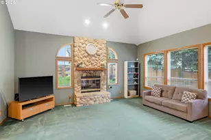 786 NE Edgehill Dr, Estacada, OR 97023 - Photo 6