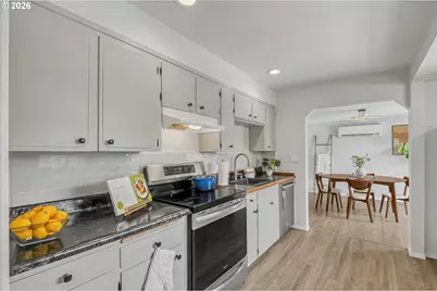 11808 SE Taylor St, Portland, OR 97216 - Photo 14