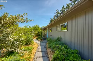 11808 SE Taylor St, Portland, OR 97216 - Photo 4