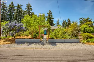11808 SE Taylor St, Portland, OR 97216 - Photo 2