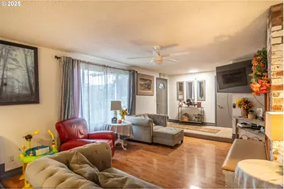 207 NE Spencer Ct, Roseburg, OR 97470 - Photo 10