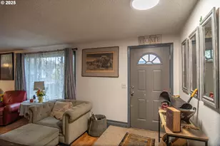 207 NE Spencer Ct, Roseburg, OR 97470 - Photo 4