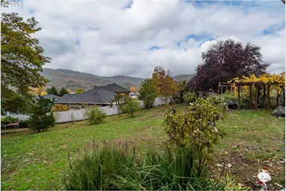 207 NE Spencer Ct, Roseburg, OR 97470 - Photo 34