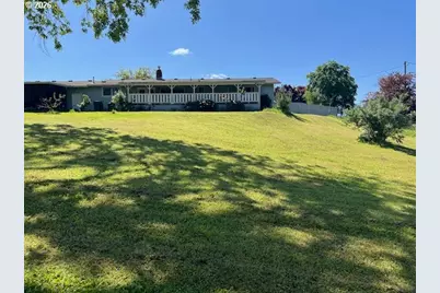 207 NE Spencer Ct, Roseburg, OR 97470 - Photo 1