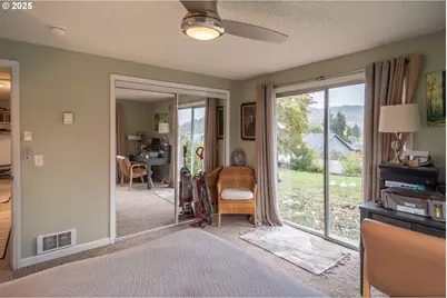 207 NE Spencer Ct, Roseburg, OR 97470 - Photo 32