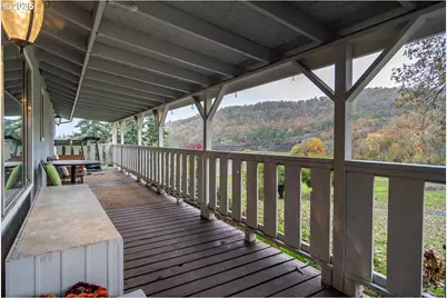 207 NE Spencer Ct, Roseburg, OR 97470 - Photo 34