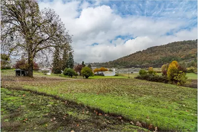 207 NE Spencer Ct, Roseburg, OR 97470 - Photo 38