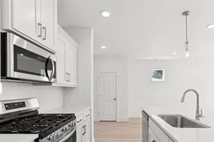 916 SE Rosebud Ct, Forest Grove, OR 97116 - Photo 4