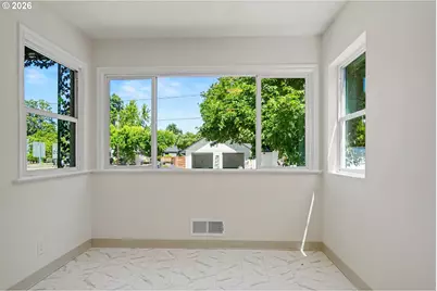 1090 Donna Ave, Salem, OR 97301 - Photo 12