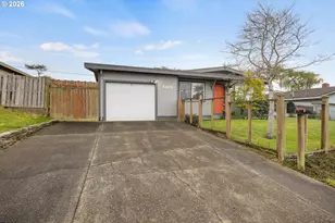 1025 Garfield Ave, Coos Bay, OR 97420 - Photo 2