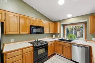 12229 SW Millview Ct, Portland, OR 97223 - Photo 14