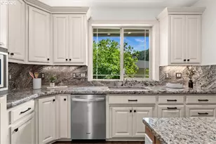 260 SE Avondale Way, Gresham, OR 97080 - Photo 10