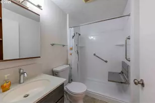 6977 SE Snider Ave, Milwaukie, OR 97222 - Photo 20