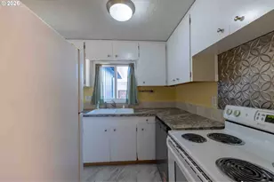 6977 SE Snider Ave, Milwaukie, OR 97222 - Photo 12
