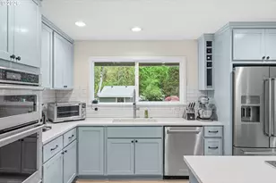 18718 Rose Way, West Linn, OR 97068 - Photo 14