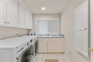 9137 NW McKenna Dr, Portland, OR 97229 - Photo 20