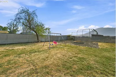 203 Alameda St, Myrtle Creek, OR 97457 - Photo 30