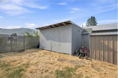 203 Alameda St, Myrtle Creek, OR 97457 - Photo 32