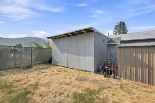 203 Alameda St, Myrtle Creek, OR 97457 - Photo 32