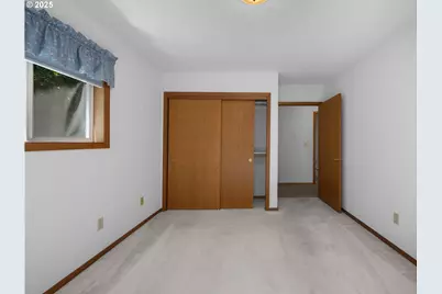 13221 SE Blackberry Cir, Portland, OR 97236 - Photo 32