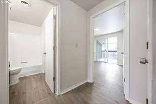 4921 SW 59th Ave, Portland, OR 97221 - Photo 8