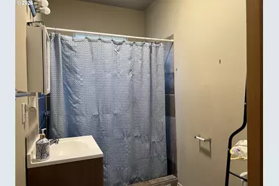 320 S Columbia St, Milton-Freewater, OR 97862 - Photo 6