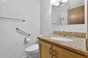 17363 SW Washington Ct, Beaverton, OR 97078 - Photo 24