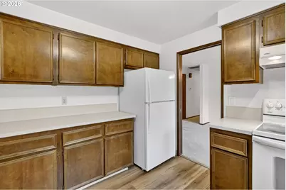 17363 SW Washington Ct, Beaverton, OR 97078 - Photo 12