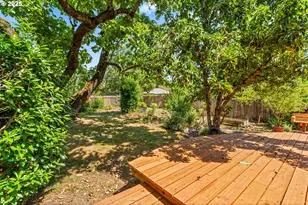 115 E Hilliard Ln, Eugene, OR 97404 - Photo 40