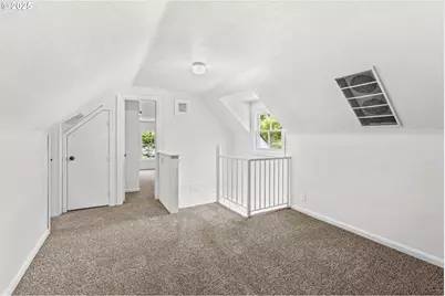 115 E Hilliard Ln, Eugene, OR 97404 - Photo 28