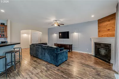 221 E 16th St, Lafayette, OR 97127 - Photo 22