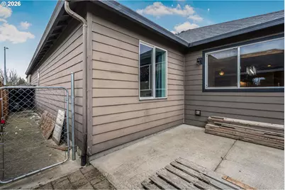 221 E 16th St, Lafayette, OR 97127 - Photo 36