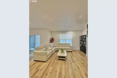6371 SE 84th Ave, Portland, OR 97266 - Photo 2
