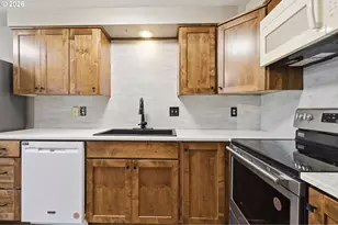 605 SE 121st Ave, Vancouver, WA 98683 - Photo 8