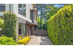 5828 SW Cheltenham Dr, Portland, OR 97239 - Photo 30