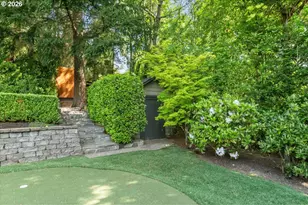 5828 SW Cheltenham Dr, Portland, OR 97239 - Photo 44