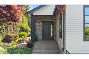 5828 SW Cheltenham Dr, Portland, OR 97239 - Photo 2